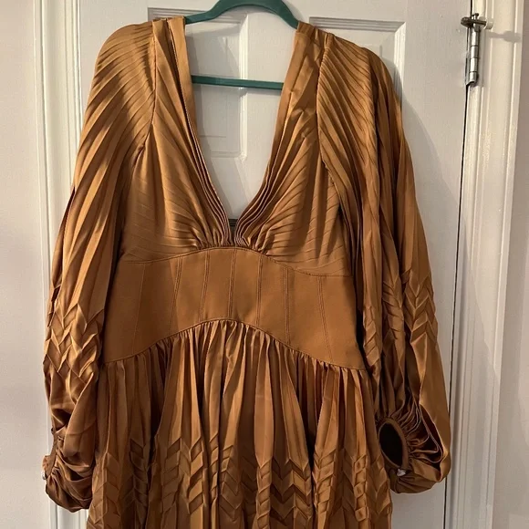 acler brown dress Acler Leasgill Linen-blend Pleated Midi Dress main image 1